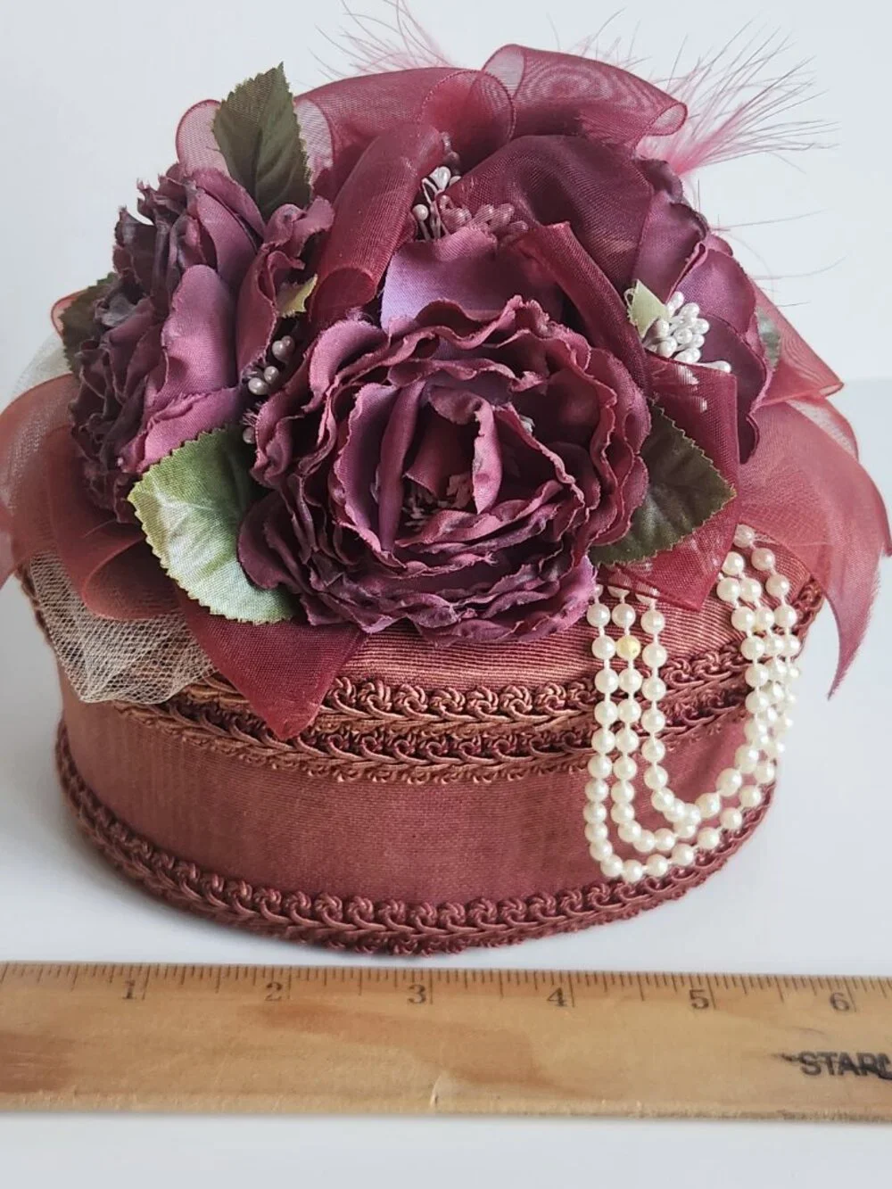 Vtg Small Oval Embellished Victorian Rose Flowers Keepsake Trinket Box w/ Lid